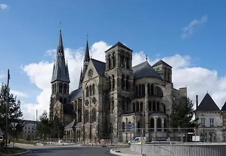 Vivez Le Confort Moderne Pour 4 Personnes Châlons-en-Champagne Esterno foto